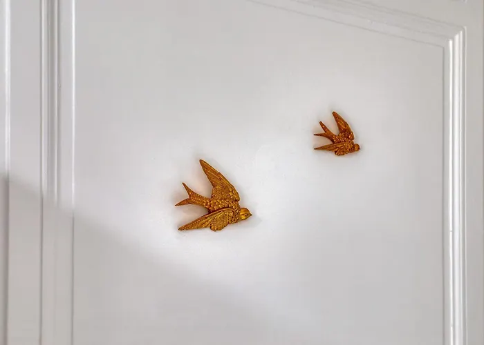 Blue Bird Avec Place De Parking ! Ruan